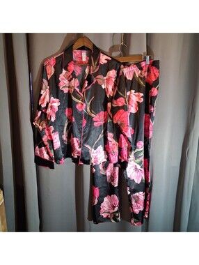 Lila + Loulou Women's Floral Satin Pajama Set Size L